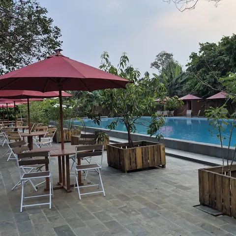 Pool dan lounge area